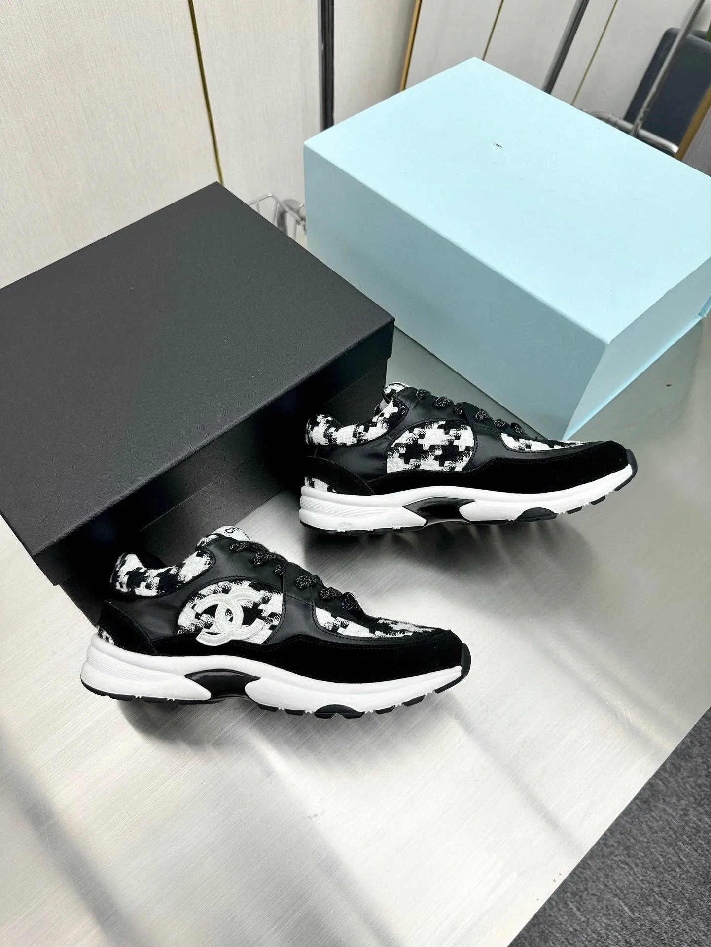 CC TRAINERS TWEED  BLACK WHITE CALFSKIN