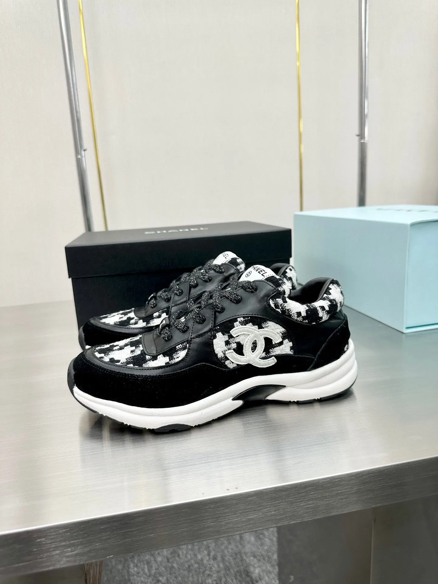 CC TRAINERS TWEED  BLACK WHITE CALFSKIN