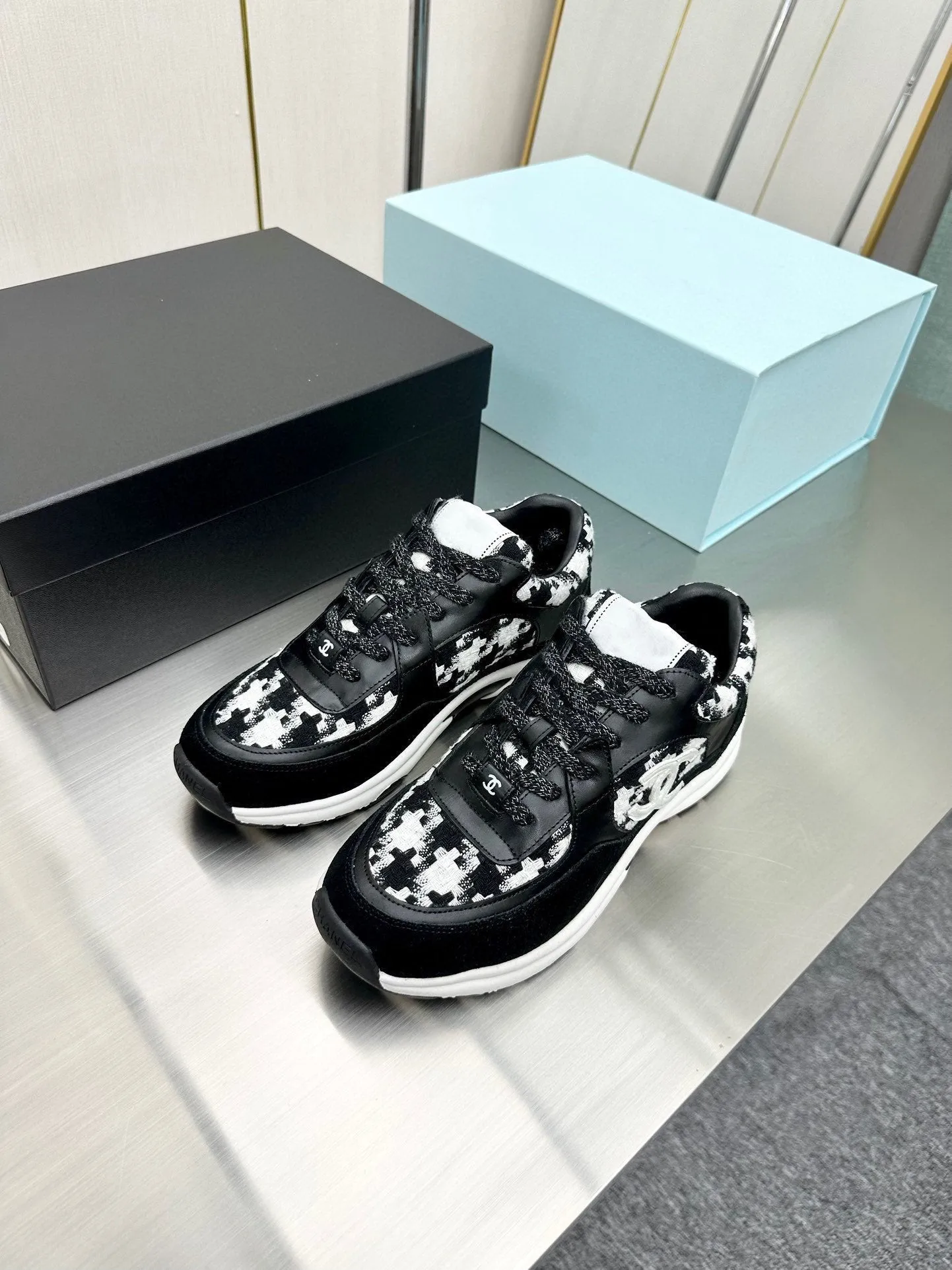 CC TRAINERS TWEED  BLACK WHITE CALFSKIN