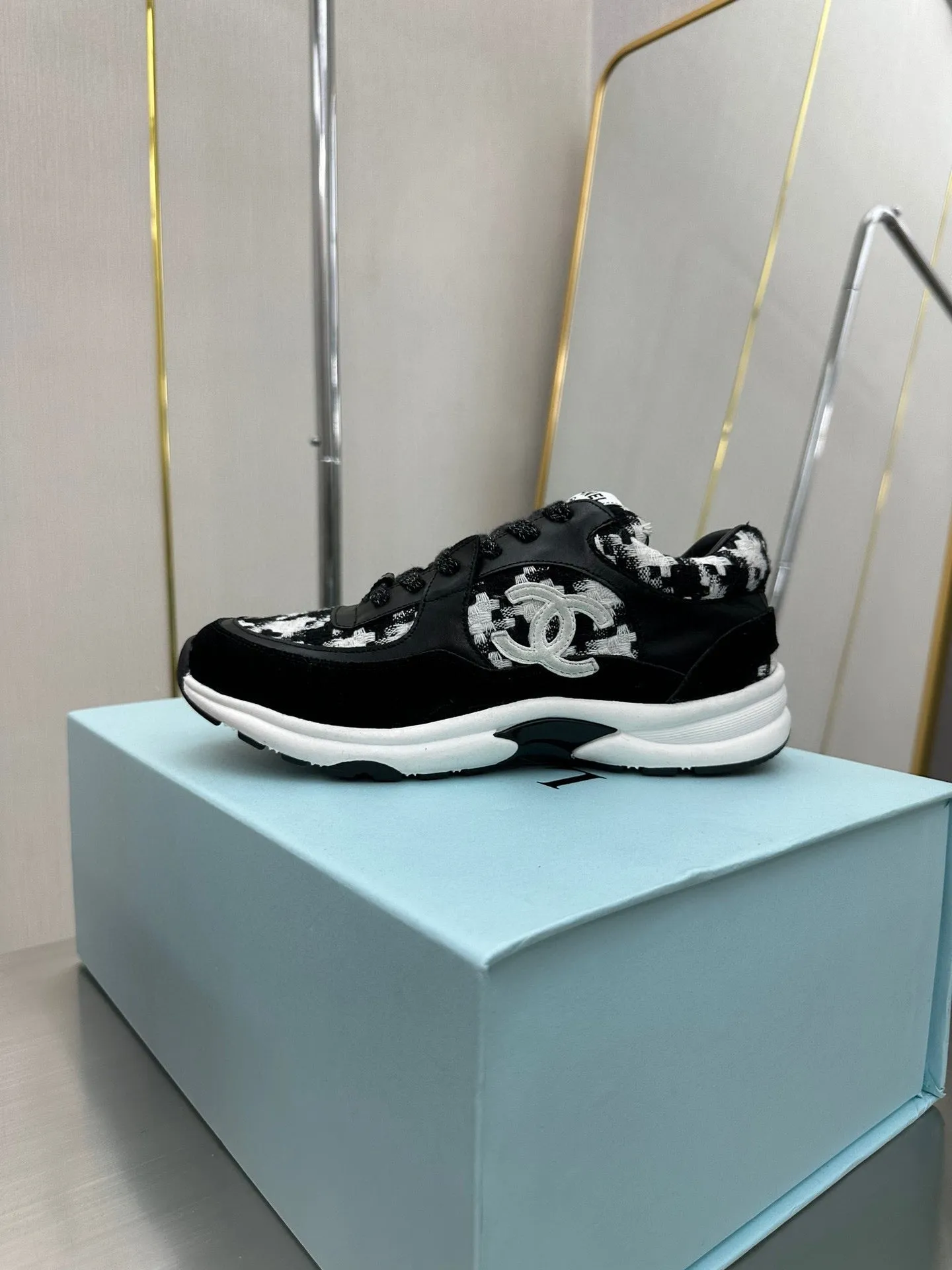 CC TRAINERS TWEED  BLACK WHITE CALFSKIN