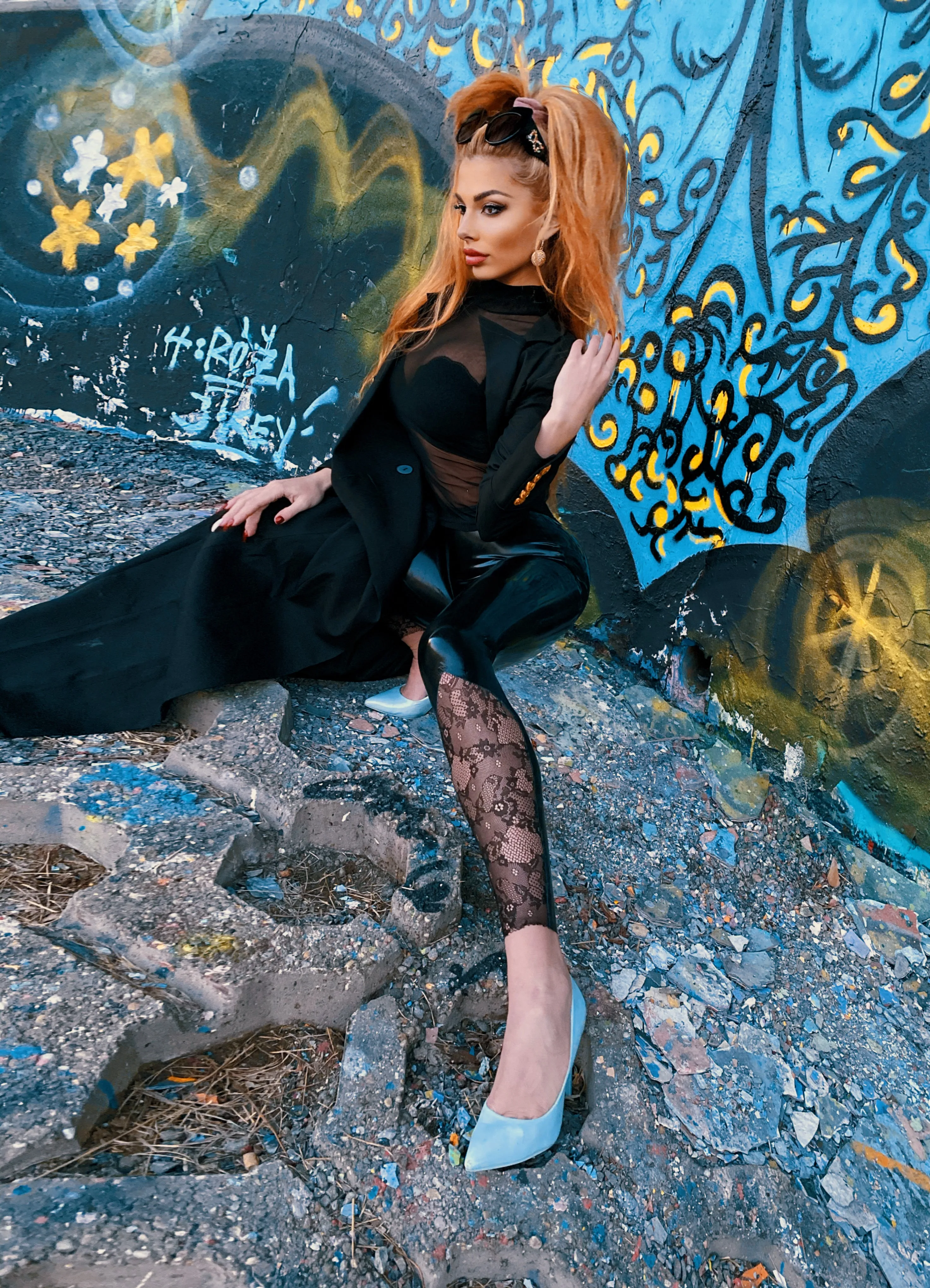 "Kania" High-waisted Latex Leggings with Elastic Lace Bottom