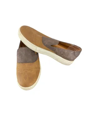 Shoes Flats By Clothes Mentor In Brown, Size: 8