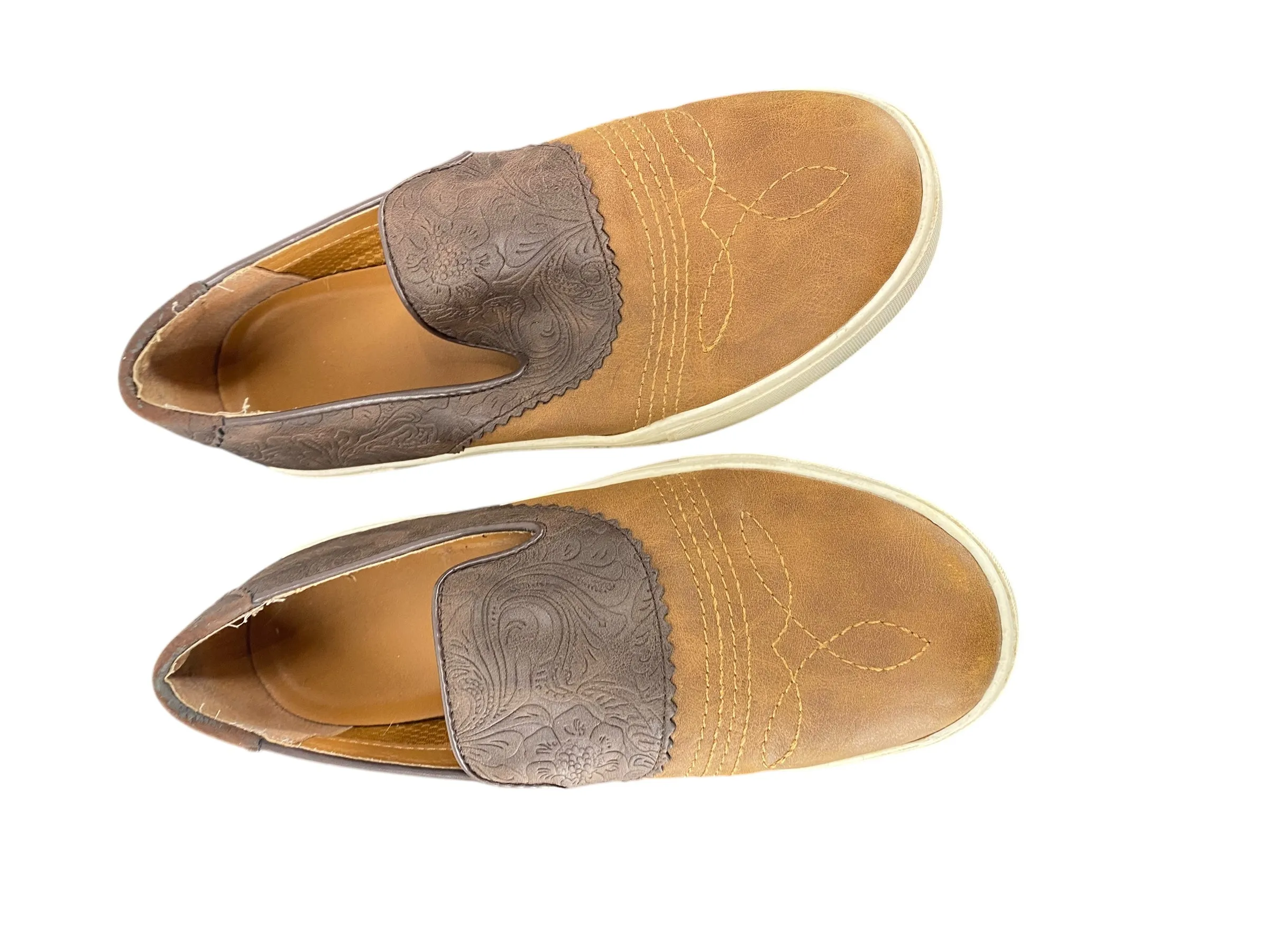 Shoes Flats By Clothes Mentor In Brown, Size: 8