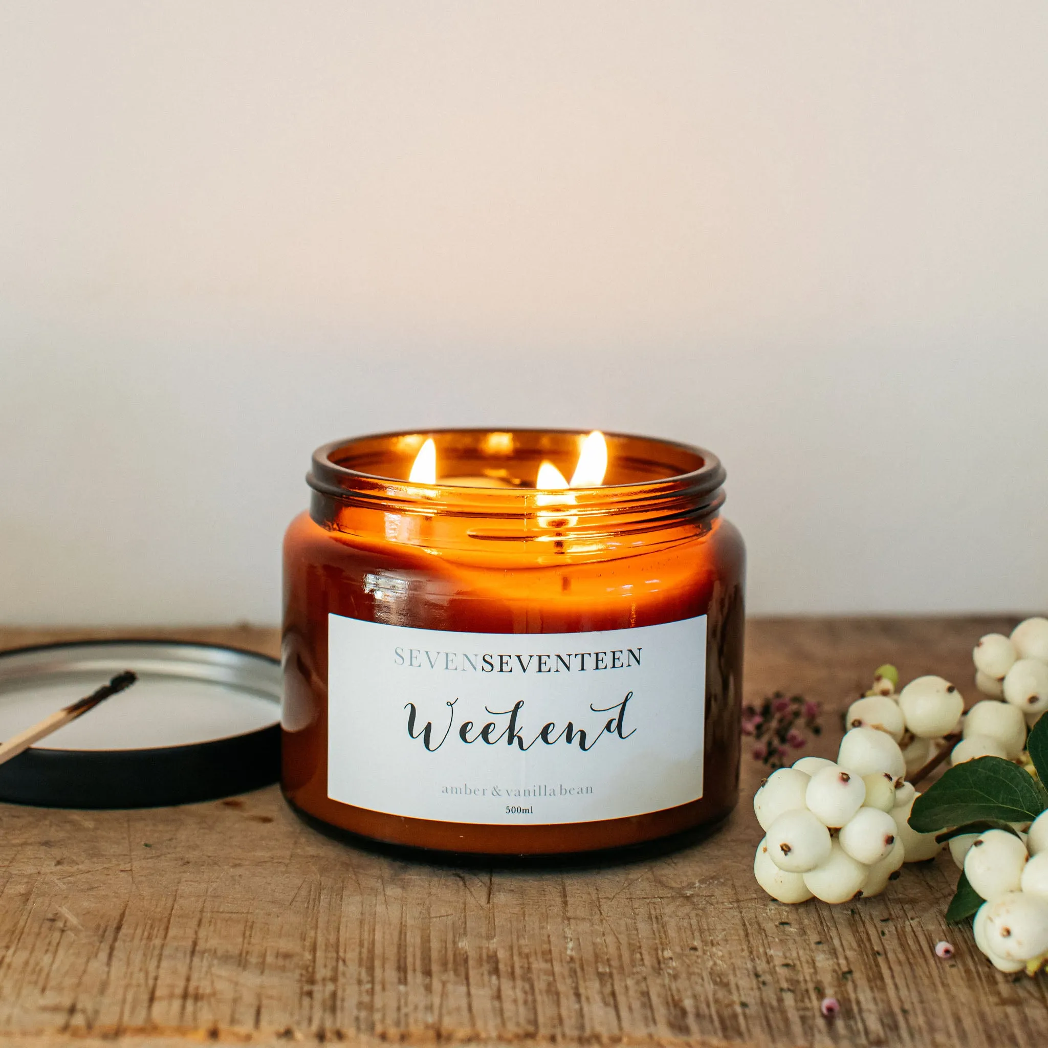 Weekend / Amber & Vanilla Bean Candle